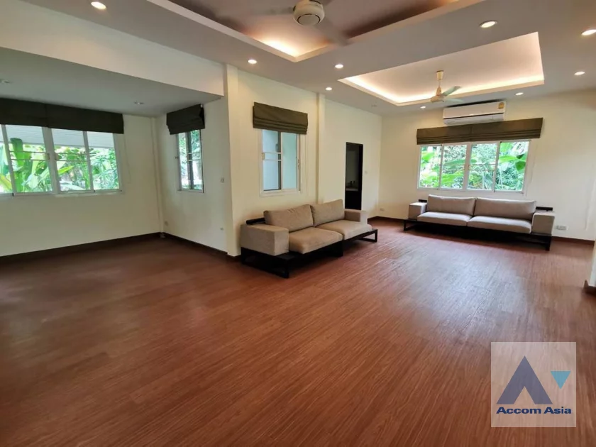 unit 3 Bedrooms  House For Rent in Sukhumvit, Bangkok  near BTS Asok (AA46118)