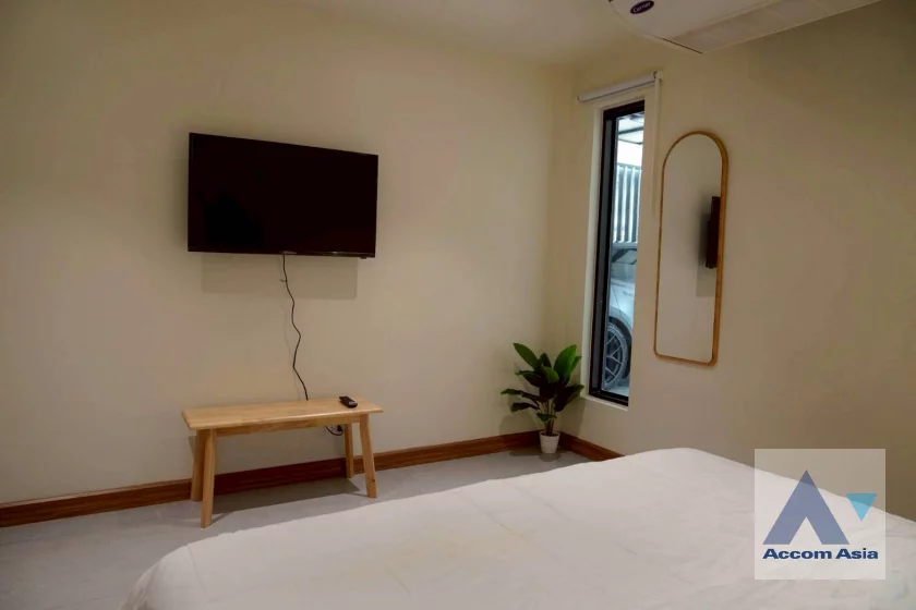 14  4 br Townhouse for rent and sale in Sukhumvit ,Bangkok  AA46119