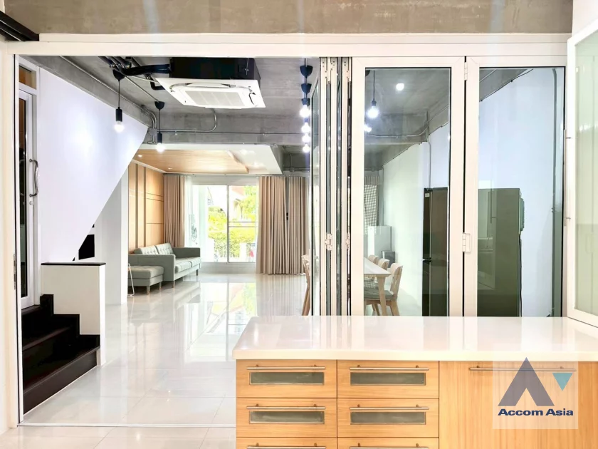  1  3 br House For Rent in Sukhumvit ,Bangkok BTS On Nut at Sukhumvit Garden City AA46131