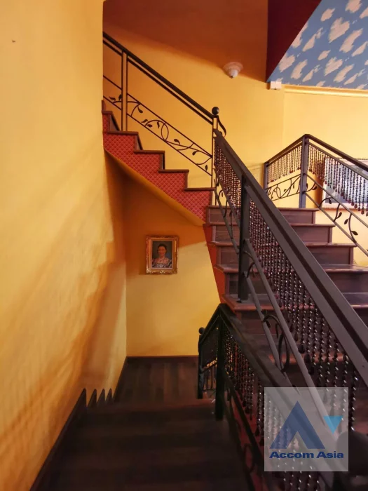 7  3 br Townhouse for rent and sale in Sathorn ,Bangkok BRT Wat Priwat - BRT Wat Dan at Baan Klang Krung Grande Vienna Rama 3 AA46141