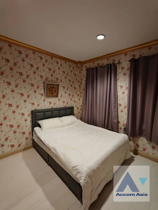 11  3 br Townhouse for rent and sale in Sathorn ,Bangkok BRT Wat Priwat - BRT Wat Dan at Baan Klang Krung Grande Vienna Rama 3 AA46141