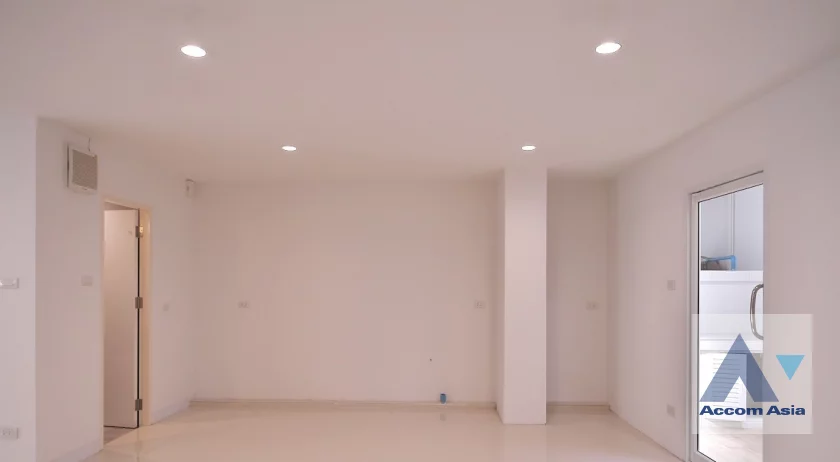 5  4 br House For Rent in Ratchadaphisek ,Bangkok BTS Ratchayothin AA46144