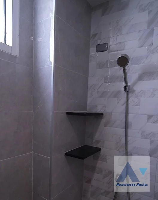 38  4 br House For Rent in Ratchadaphisek ,Bangkok BTS Ratchayothin AA46144