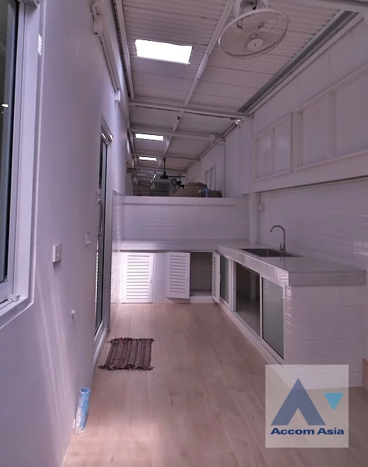 26  4 br House For Rent in Ratchadaphisek ,Bangkok BTS Ratchayothin AA46144