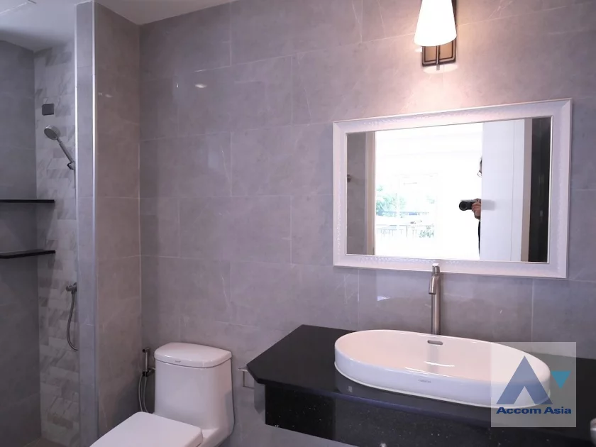 34  4 br House For Rent in Ratchadaphisek ,Bangkok BTS Ratchayothin AA46144