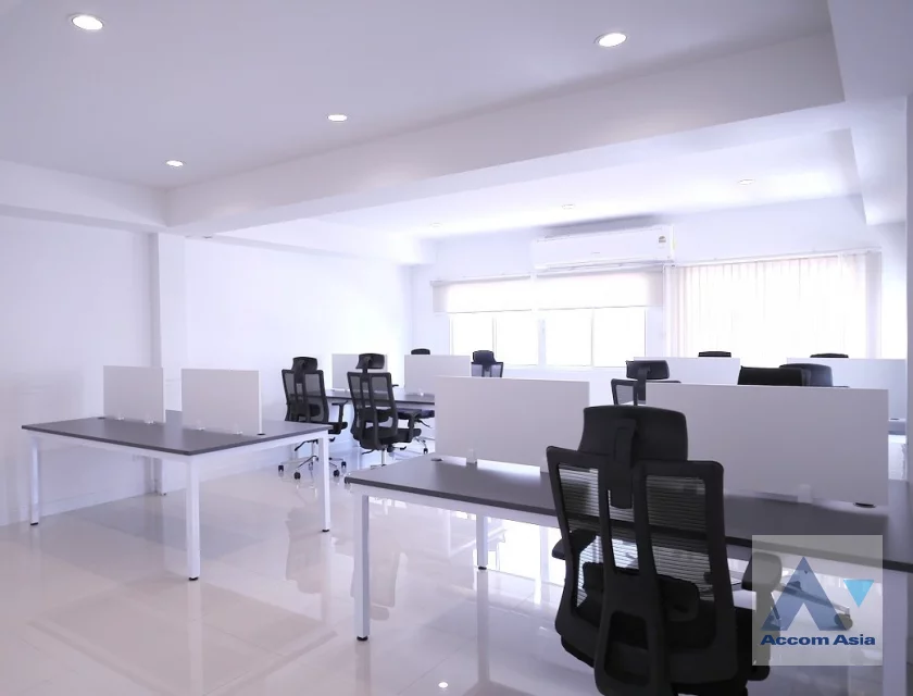 13  4 br House For Rent in Ratchadaphisek ,Bangkok BTS Ratchayothin AA46144