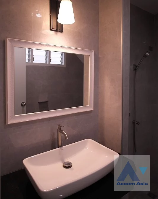 30  4 br House For Rent in Ratchadaphisek ,Bangkok BTS Ratchayothin AA46144