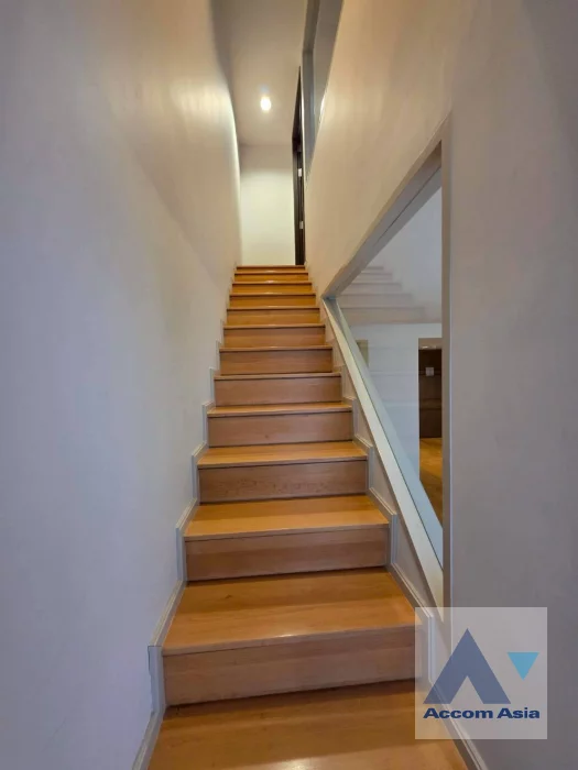 10  1 br Apartment for rent and sale in Sukhumvit ,Bangkok BTS Phrom Phong at Modern Apartment AA46147
