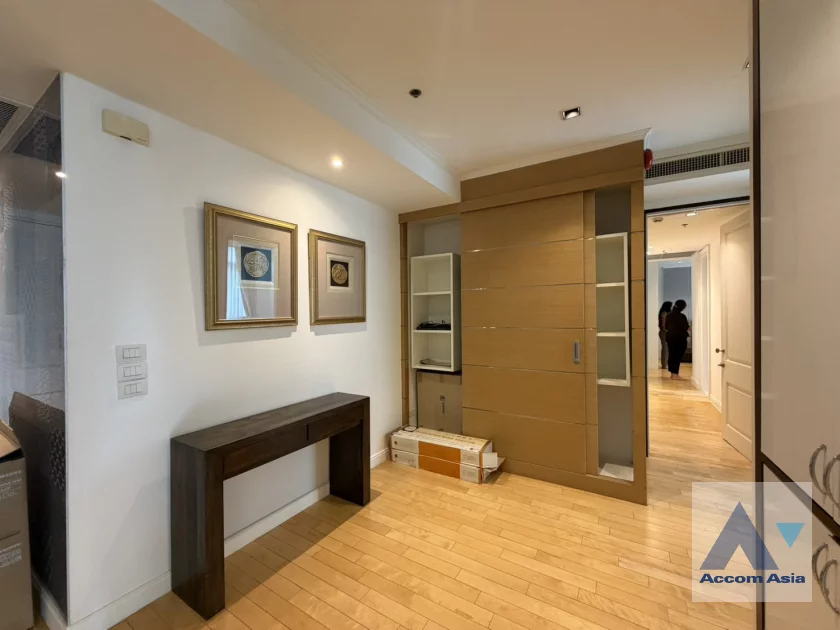 8  2 br Condominium For Rent in Ploenchit ,Bangkok BTS Ploenchit at Athenee Residence AA46148