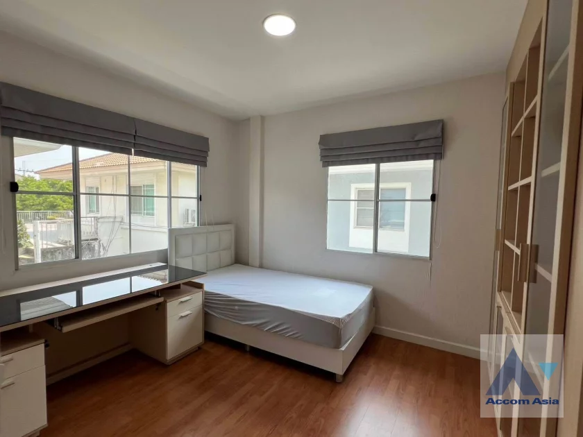 10  3 br House For Rent in Pattanakarn ,Bangkok ARL Ban Thap Chang at Mantana Onnut-Wongwaen 1 AA46156