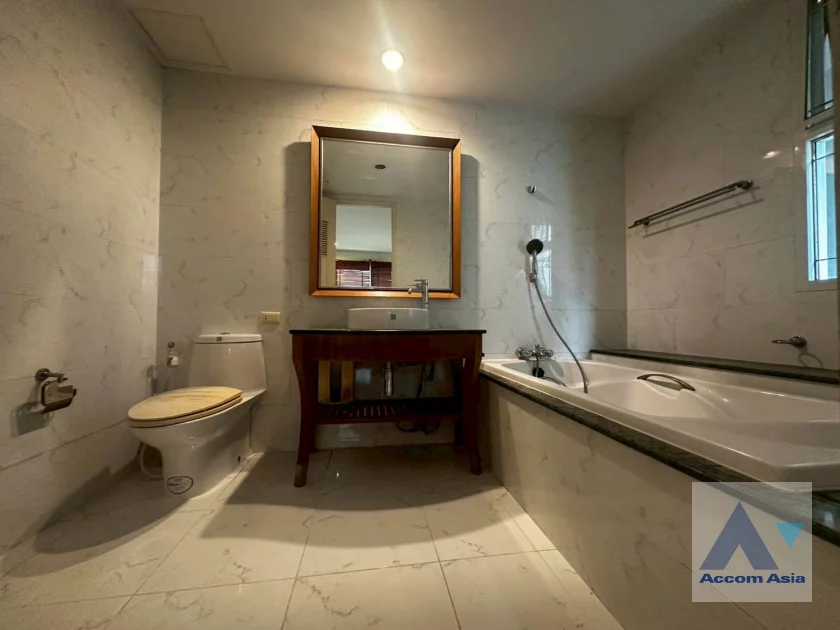 11  2 br Condominium For Sale in Sukhumvit ,Bangkok BTS Ekkamai at The Bangkok Sukhumvit 61 AA46157