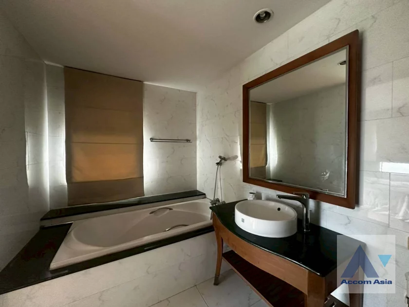 14  2 br Condominium For Sale in Sukhumvit ,Bangkok BTS Ekkamai at The Bangkok Sukhumvit 61 AA46158