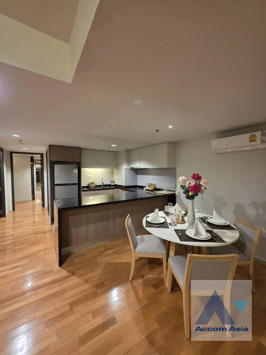 unit 2 Bedrooms  Apartment For Rent in Sukhumvit, Bangkok  near BTS Phrom Phong (AA46162)