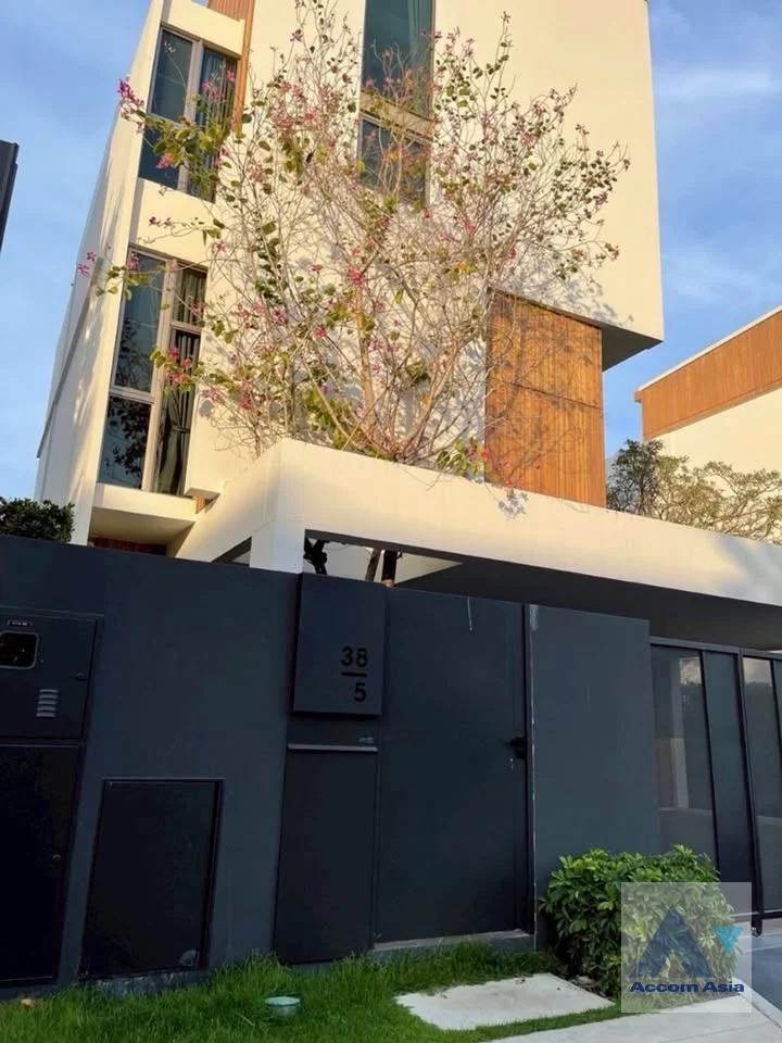 38  4 br House For Rent in Latkrabang ,Bangkok ARL Ban Thap Chang at VIVE Rama 9 AA46165