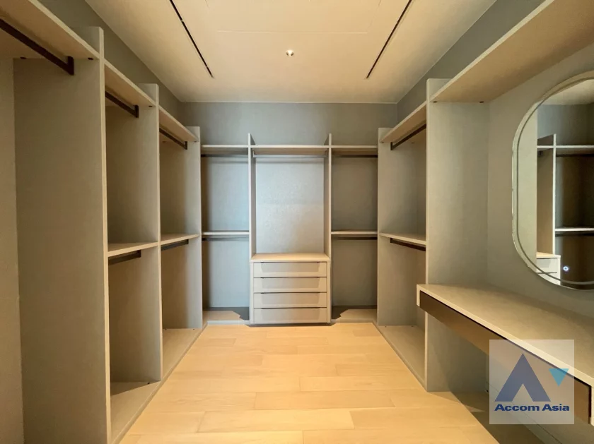 5  3 br Condominium For Sale in Ploenchit ,Bangkok MRT Lumphini at EI8HTEEN SEVEN AA46168