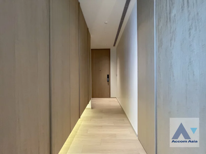 8  3 br Condominium For Sale in Ploenchit ,Bangkok MRT Lumphini at EI8HTEEN SEVEN AA46168