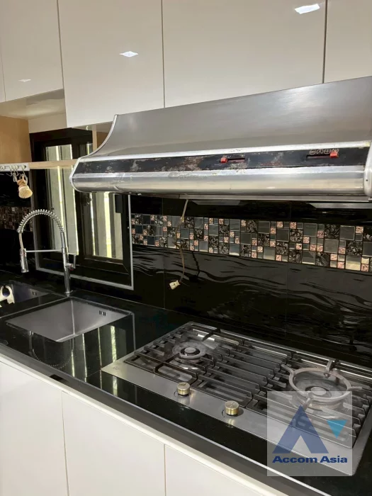 4  3 br House For Rent in Ploenchit ,Bangkok MRT Hua Lamphong AA46172