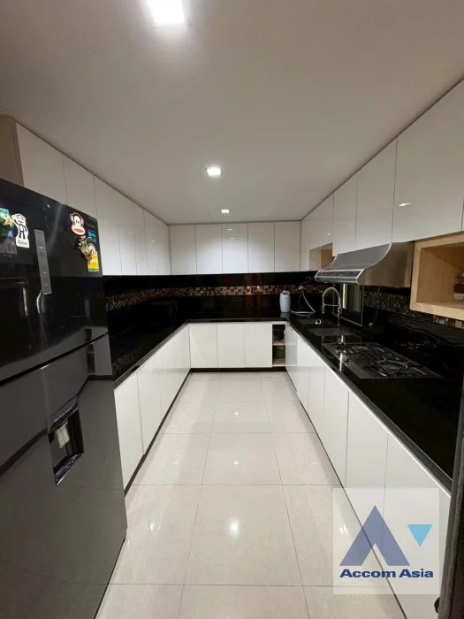  1  3 br House For Rent in Ploenchit ,Bangkok MRT Hua Lamphong AA46172