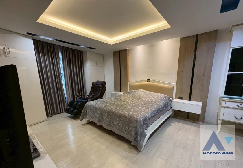 8  3 br House For Rent in Ploenchit ,Bangkok MRT Hua Lamphong AA46172