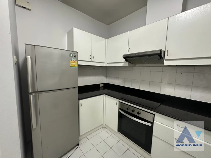 5  4 br Apartment for rent and sale in Sukhumvit ,Bangkok BTS Ekkamai at High-Rise Living with a Large Balcony Apartment in Ekkamai AA46173
