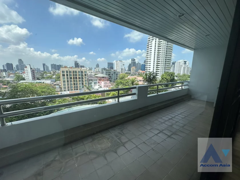 22  4 br Apartment for rent and sale in Sukhumvit ,Bangkok BTS Ekkamai at High-Rise Living with a Large Balcony Apartment in Ekkamai AA46173