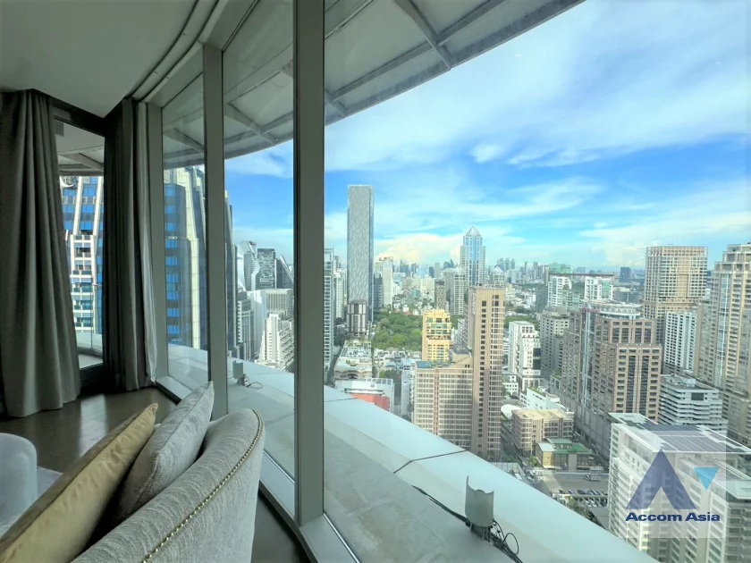 5  2 br Apartment For Rent in Ploenchit ,Bangkok BTS Ratchadamri at Luxury Service Residence AA46180