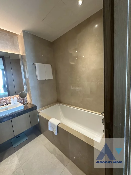 14  2 br Apartment For Rent in Ploenchit ,Bangkok BTS Ratchadamri at Luxury Service Residence AA46180