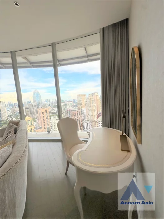 6  2 br Apartment For Rent in Ploenchit ,Bangkok BTS Ratchadamri at Luxury Service Residence AA46180