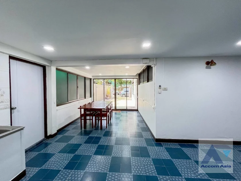 6  3 br House for rent and sale in Ploenchit ,Bangkok MRT Lumphini AA46186