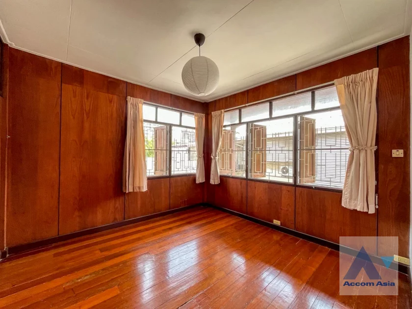 13  3 br House for rent and sale in Ploenchit ,Bangkok MRT Lumphini AA46186