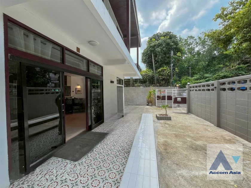16  3 br House for rent and sale in Ploenchit ,Bangkok MRT Lumphini AA46186