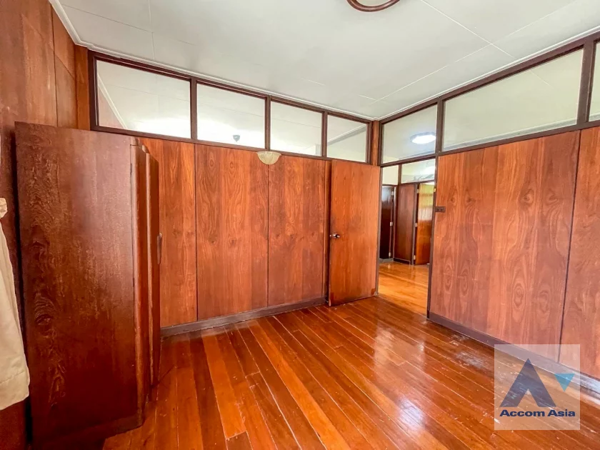 16  3 br House for rent and sale in Ploenchit ,Bangkok  AA46186