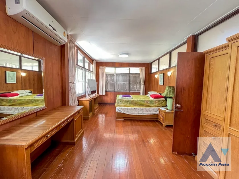 12  3 br House for rent and sale in Ploenchit ,Bangkok MRT Lumphini AA46186