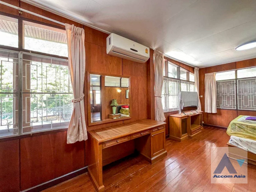17  3 br House for rent and sale in Ploenchit ,Bangkok  AA46186