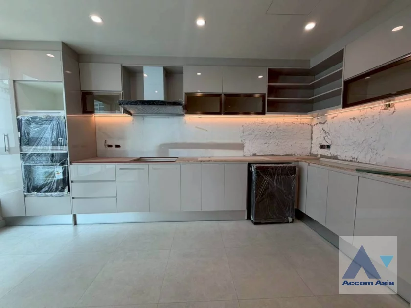 9  3 br Apartment For Rent in Sukhumvit ,Bangkok BTS Asok - MRT Sukhumvit at Serviced Apartment with Park view AA46189