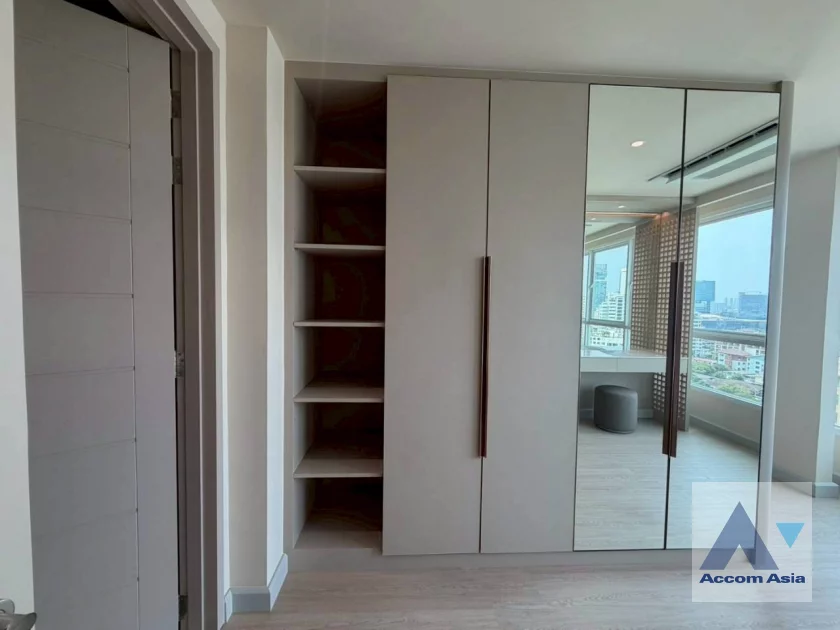 15  3 br Apartment For Rent in Sukhumvit ,Bangkok BTS Asok - MRT Sukhumvit at Serviced Apartment with Park view AA46189