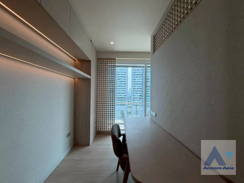 16  3 br Apartment For Rent in Sukhumvit ,Bangkok BTS Asok - MRT Sukhumvit at Serviced Apartment with Park view AA46189
