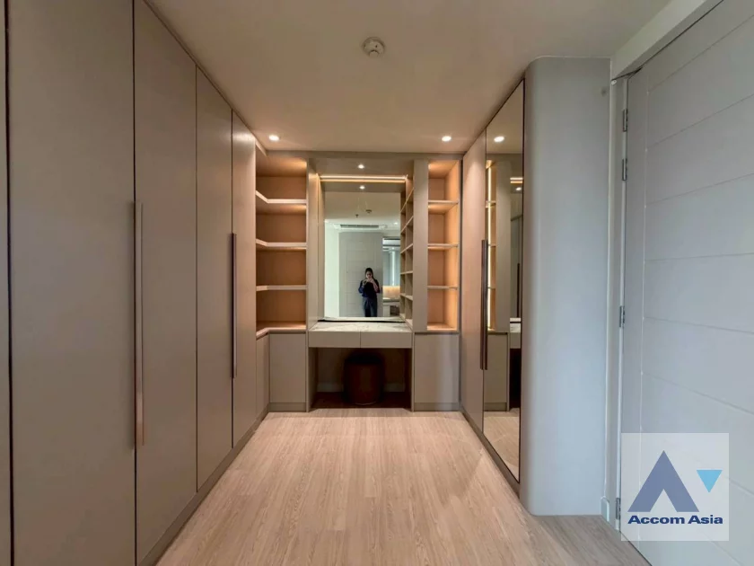 18  3 br Apartment For Rent in Sukhumvit ,Bangkok BTS Asok - MRT Sukhumvit at Serviced Apartment with Park view AA46189