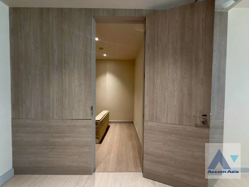 22  3 br Apartment For Rent in Sukhumvit ,Bangkok BTS Asok - MRT Sukhumvit at Serviced Apartment with Park view AA46189
