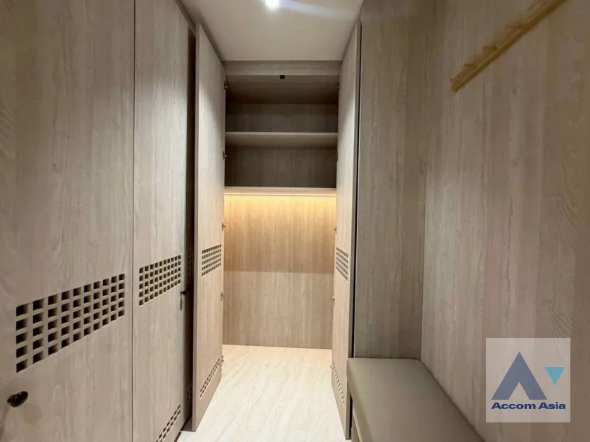 24  3 br Apartment For Rent in Sukhumvit ,Bangkok BTS Asok - MRT Sukhumvit at Serviced Apartment with Park view AA46189