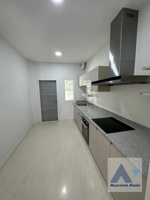 4  5 br House For Rent in Sathorn ,Bangkok  at Peaceful Compound AA46190