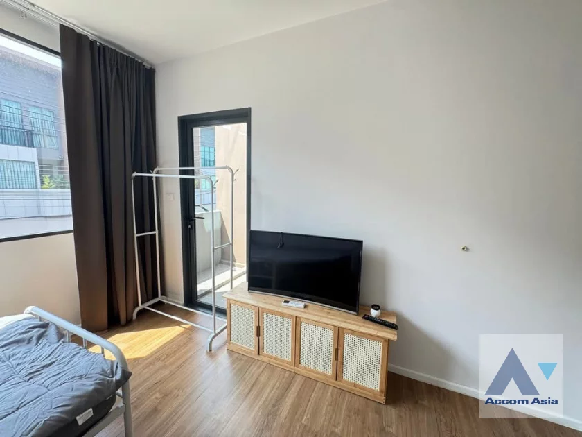 17  3 br Townhouse For Rent in Krungthep Kreetha ,Bangkok  at Newly modern style living place AA46199