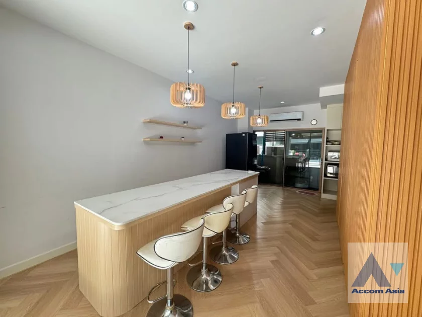  1  3 br Townhouse For Rent in Krungthep Kreetha ,Bangkok  at Newly modern style living place AA46199