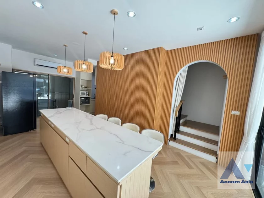  2  3 br Townhouse For Rent in Krungthep Kreetha ,Bangkok  at Newly modern style living place AA46199