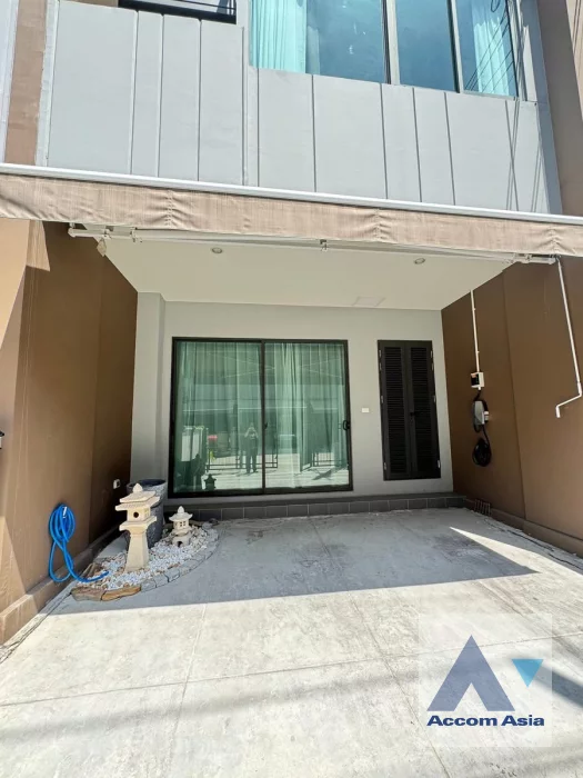 25  3 br Townhouse For Rent in Krungthep Kreetha ,Bangkok  at Newly modern style living place AA46199