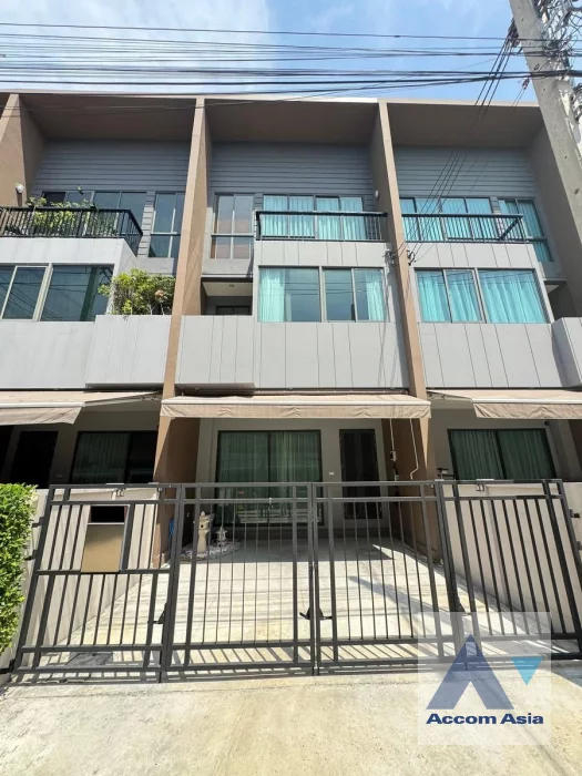 24  3 br Townhouse For Rent in Krungthep Kreetha ,Bangkok  at Newly modern style living place AA46199
