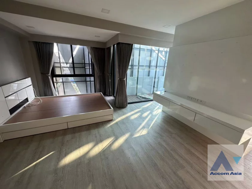 10  3 br House For Rent in Latkrabang ,Bangkok  AA46206