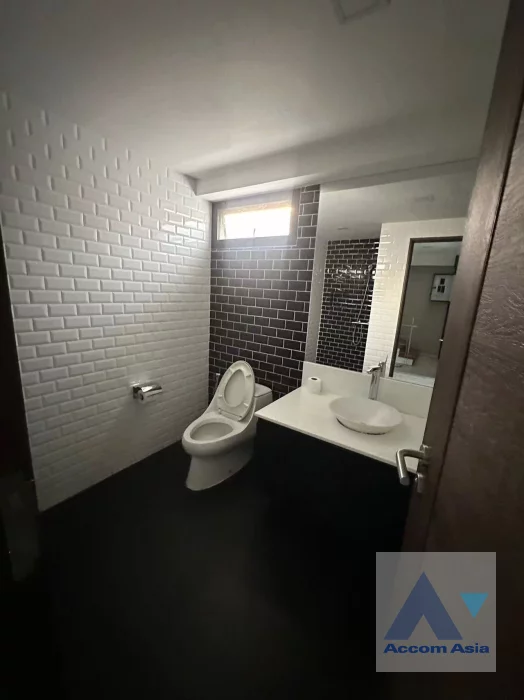 14  3 br House For Rent in Latkrabang ,Bangkok  AA46206