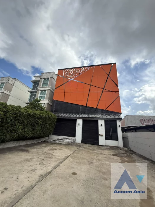 16  3 br House For Rent in Latkrabang ,Bangkok  AA46206