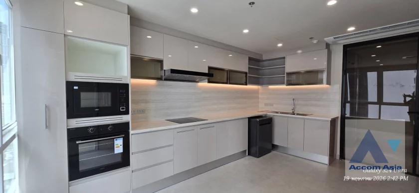 12  3 br Apartment For Rent in Sukhumvit ,Bangkok BTS Asok - MRT Sukhumvit at Serviced Apartment with Park view AA46207